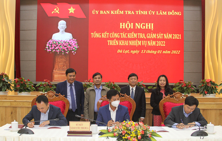 Ký kết giao ước thi đua năm 2022