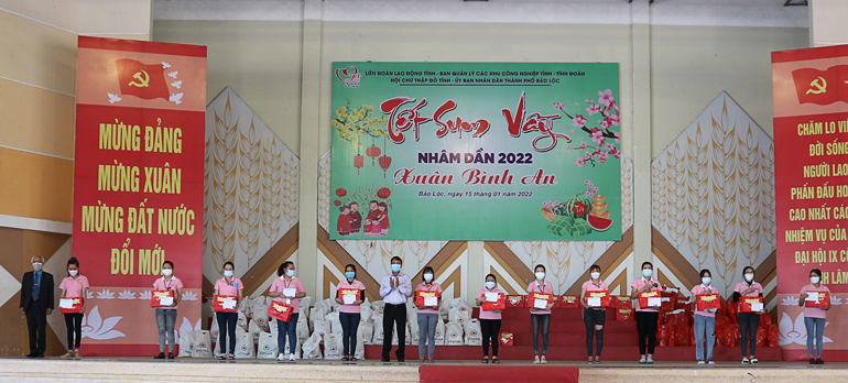 Tết Sum vầy 2022: Xuân ấm B'Lao