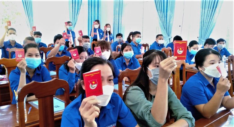 Đại hội biểu quyết thông qua Nghị quyết Đại hội đại biểu Đoàn TNCS Hồ Chí Minh xã Quảng Ngãi lần thứ XI, nhiệm kỳ 2022 - 2027