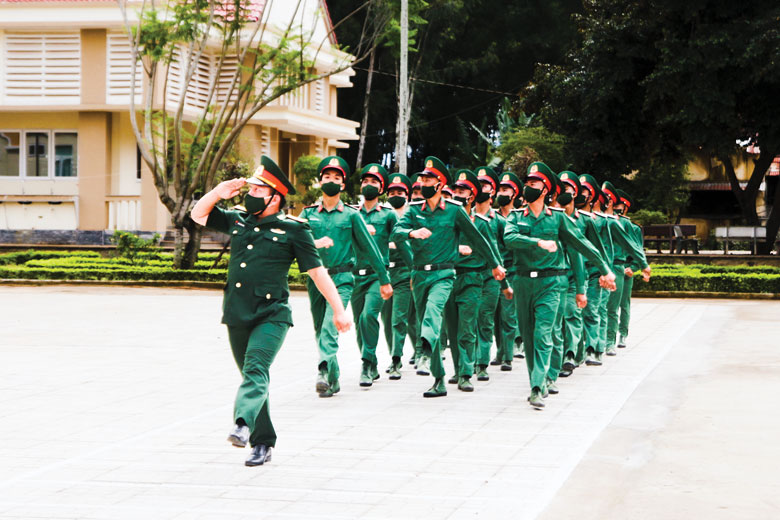 Lực lượng vũ trang tỉnh xác định linh hoạt thực hiện nhiệm vụ trong tình hình mới. Ảnh: Hồng Thắm