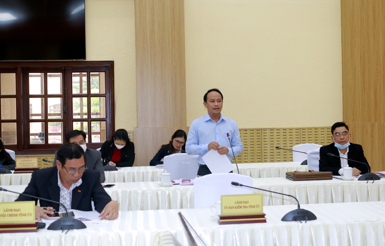 Các đại biểu thảo luận, đóng góp ý kiến tại hội nghị