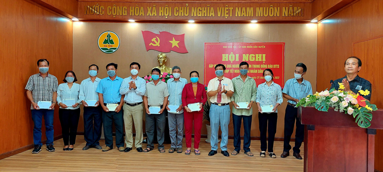 Đạ Tẻh: Gặp mặt 35 người có uy tín vùng đồng bào dân tộc thiểu số