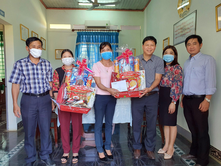 Công đoàn Giáo dục với "Tết sum vầy - Xuân bình an"