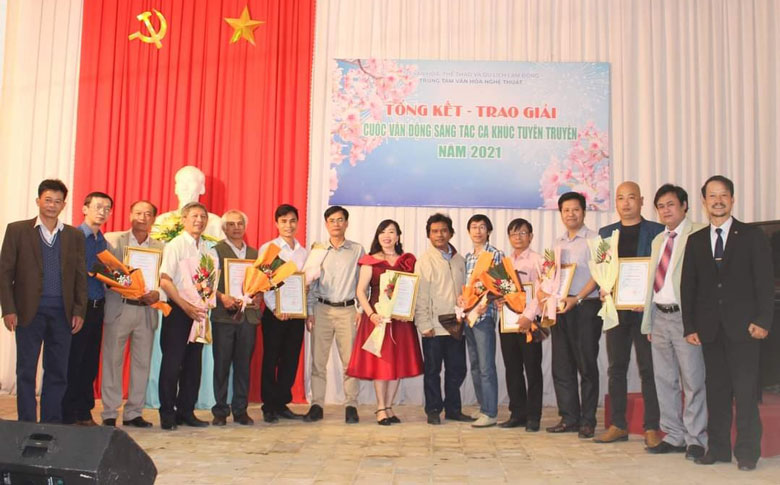 Trao giải Cuộc vận động Sáng tác ca khúc tuyên truyền