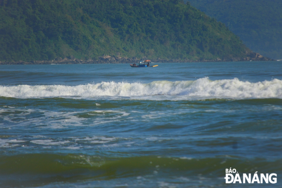 Biển, đất và trời Nam Ô gắn liền với đời sống lao động, văn hóa... lâu đời của người dân địa phương, đặc biệt là nghề đi biển và làm mắm.
