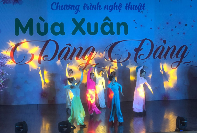 Tiết mục múa Dáng Xuân