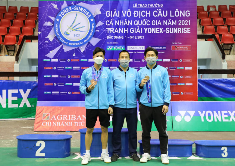 rong năm 2022, cặp VĐV Đình Hoàng - Đình Mạnh sẽ được tạo điều kiện để tham gia tập huấn cũng như tham gia thi đấu các giải trong hệ thống cầu lông quốc tế, hướng đến mục tiêu tham dự và chinh phục tấm huy chương tại kỳ Seagame 31 được tổ chức tại Việt Nam