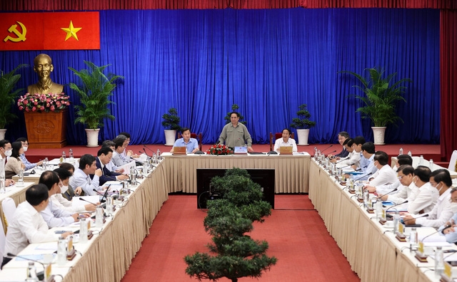 Thủ tướng Chính phủ Phạm Minh Chính chủ trì họp kiểm điểm tiến độ dự án cao tốc Bắc - Nam phía Đông, giai đoạn 2017-2020.