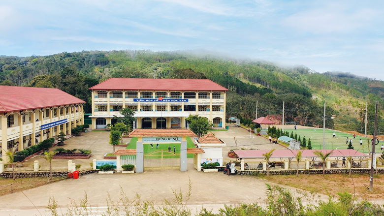 Đưng K'Nớ về đích nông thôn mới giữa đại dịch