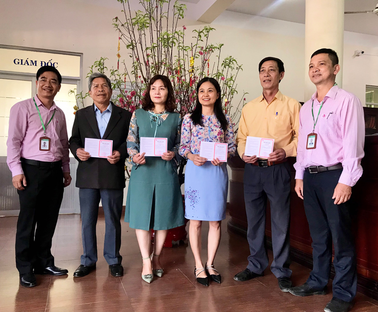 Các tổ chức, đoàn thể hưởng ứng tuần gửi tiết kiệm chung tay vì người nghèo