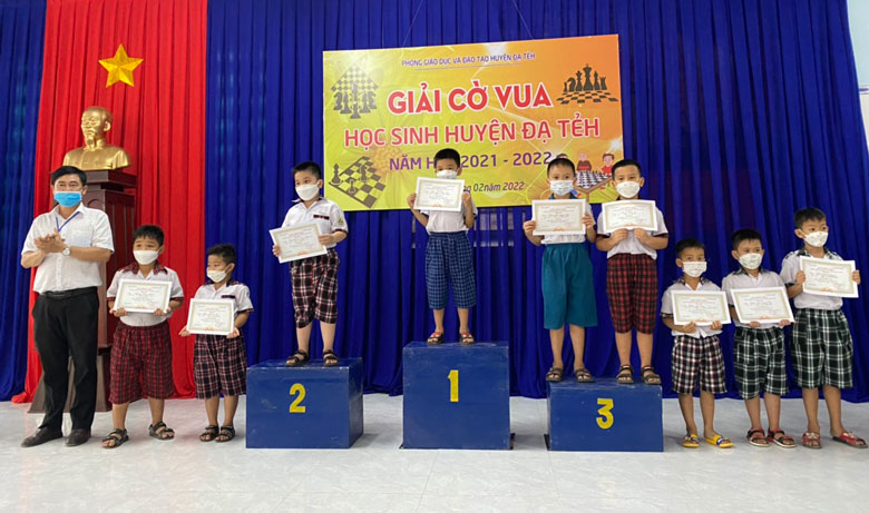 Đạ Tẻh: 244 vận động viên nhí tranh tài tại Giải Cờ vua
