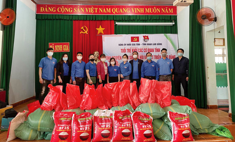 ''Lá cờ đầu'' trong phong trào Đoàn