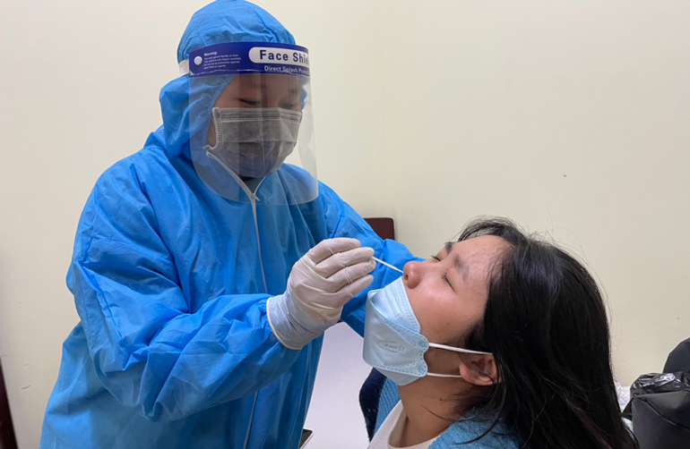 Kích hoạt ngay các trạm y tế lưu động và thành lập các tổ chăm sóc người nhiễm Covid-19 tại cộng đồng