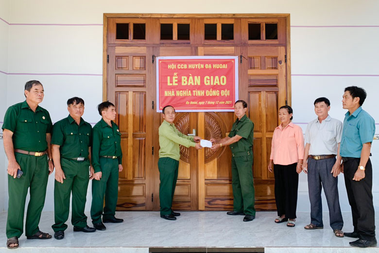 Mãi hát khúc quân hành