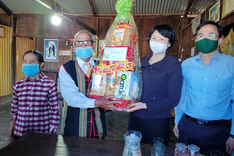 Phát huy vai trò người uy tín trong Phong trào Toàn dân bảo vệ an ninh Tổ quốc