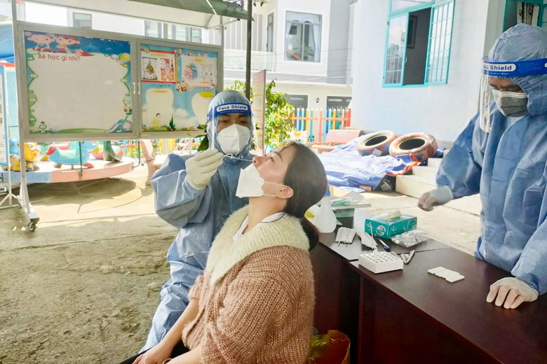 Sàng lọc SARS-CoV-2 cho đối tượng nguy cơ trong trường học