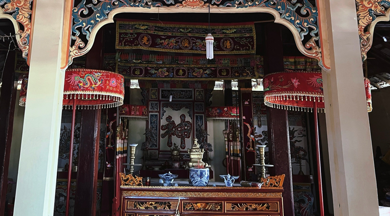 Khu Chánh điện tại Đình Phú Hội