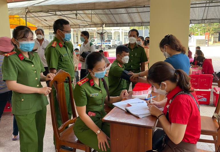 Đạ Tẻh: Tiếp nhận 93 đơn vị máu tình nguyện