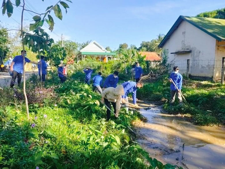 Tuổi trẻ Lâm Đồng thi đua học tập và làm theo Bác