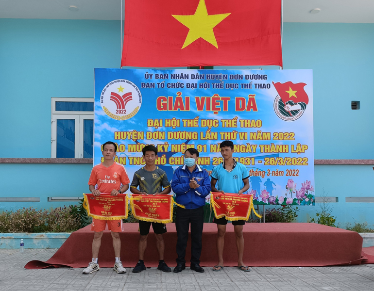 Trao giải cho các vận động viên
