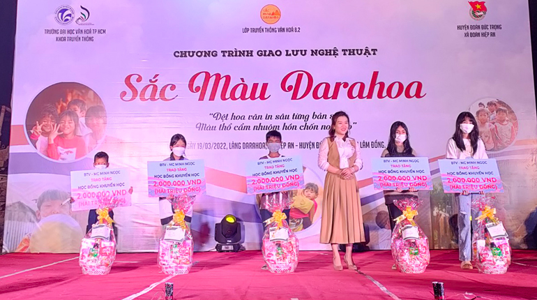 Đêm văn nghệ Sắc màu Darahoa