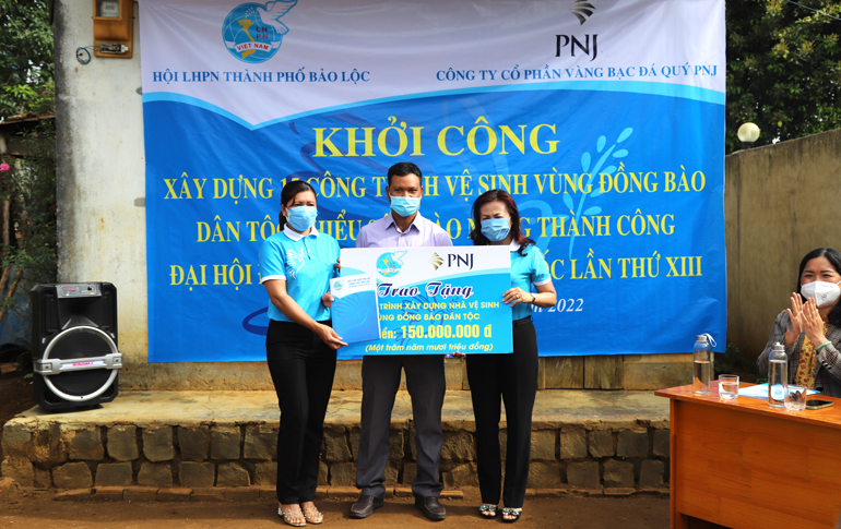 Bảo Lộc: Khởi công xây dựng 15 công trình vệ sinh cho phụ nữ đồng bào dân tộc thiểu số