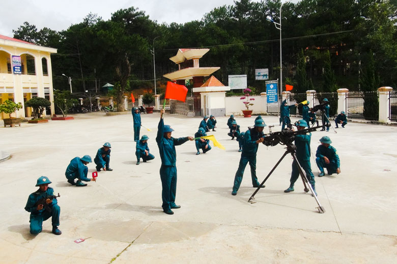 Lạc Dương: Đẩy mạnh phát triển đảng viên trong lực lượng dân quân tự vệ