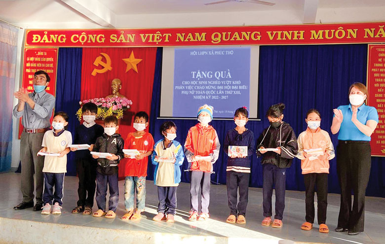 Gây quỹ giúp học sinh nghèo vượt khó