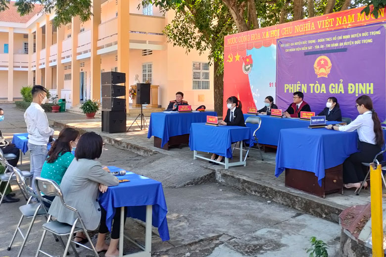 Phiên tòa giả định tuyên truyền, giáo dục pháp luật