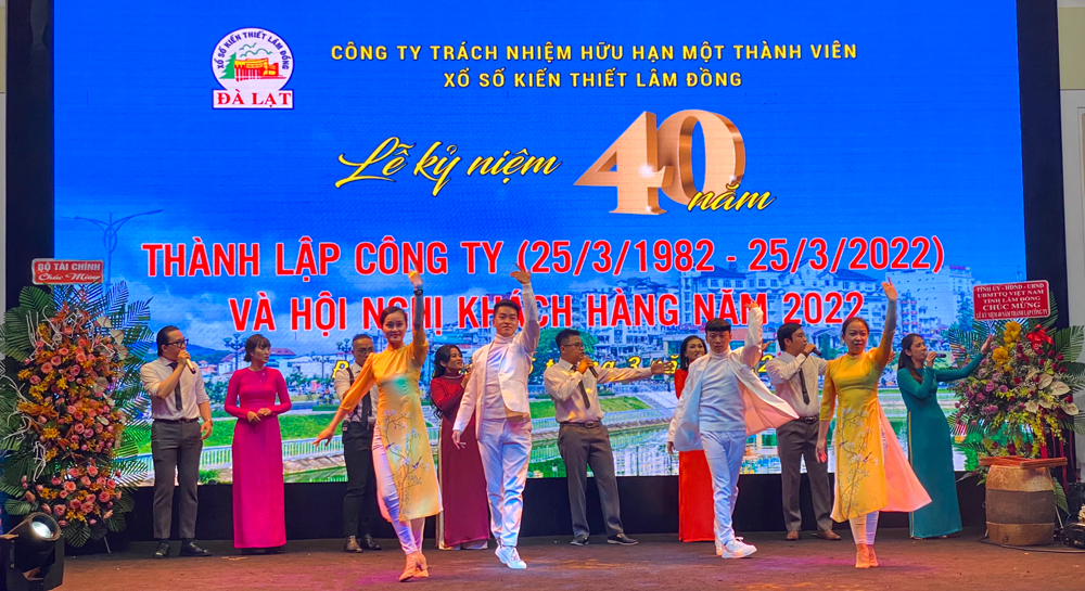 Các tiết mục chào mừng 40 năm thành lập và phát triển Công ty TNHH MTV Xổ số Kiến thiết Lâm Đồng