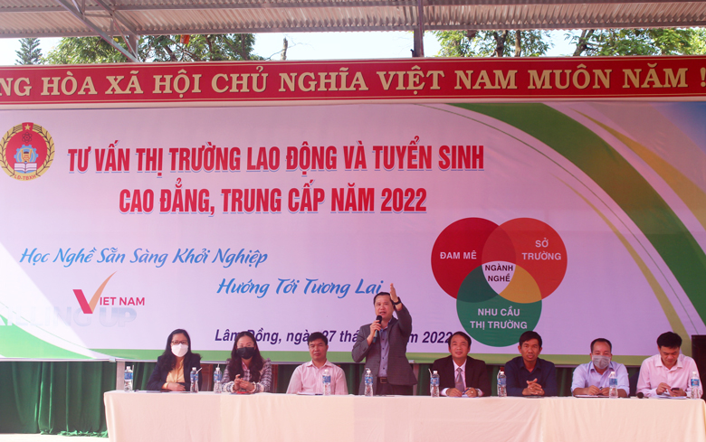 Tư vấn tuyển sinh giáo dục nghề nghiệp và thị trường lao động năm 2022
