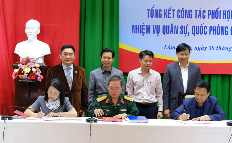 Ký kết nội dung tuyên truyền năm 2022