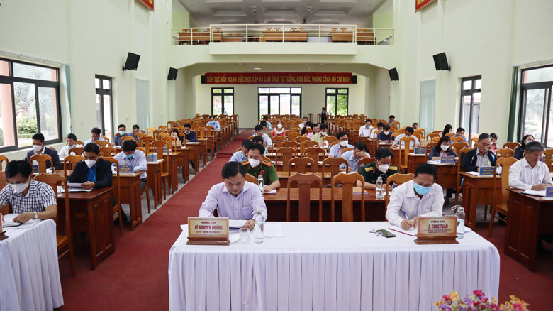 Toàn cảnh hội nghị.