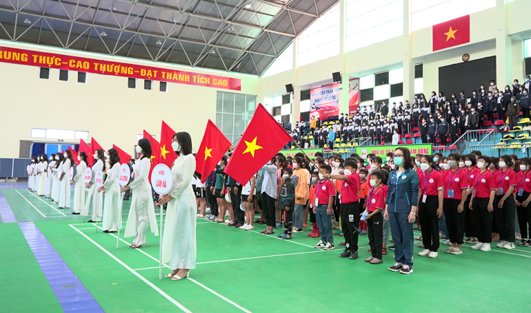 Chào cờ tại Lễ khai mạc