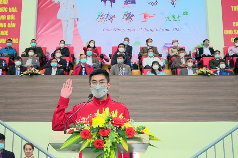 Trọng tài tuyên thệ