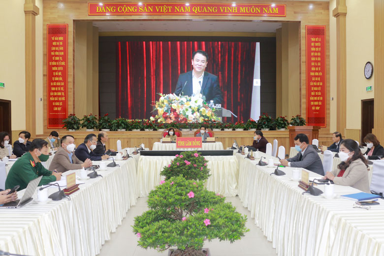 Hội nghị báo cáo viên Trung ương tháng 4