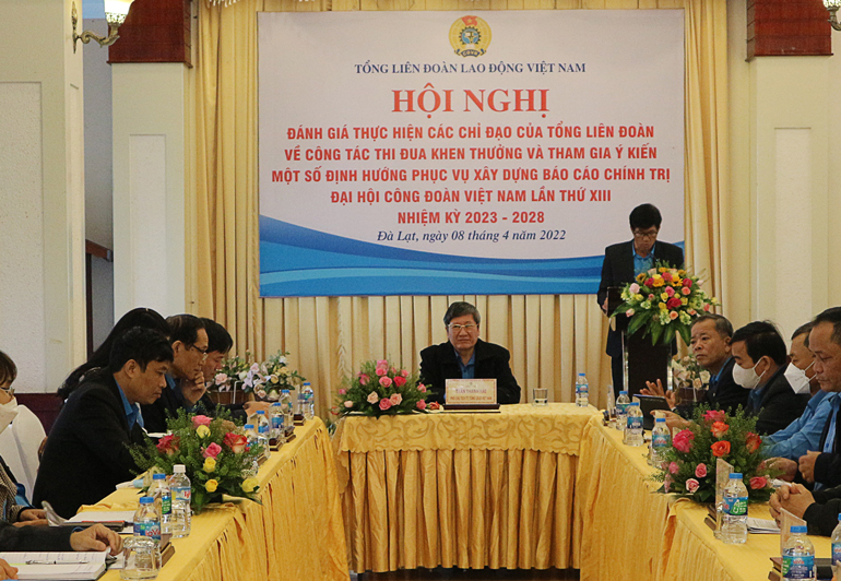 Đánh giá tình hình thực hiện chỉ đạo về công tác thi đua, khen thưởng của tổ chức Công đoàn