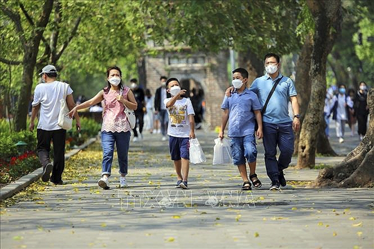 Thời tiết ngày 10/4: Cả nước trời nắng đẹp, chiều tối có mưa rào và dông