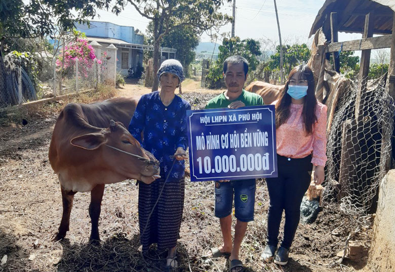 Phụ nữ Đức Trọng thời kỳ đẩy mạnh công nghiệp hóa, hiện đại hóa đất nước
