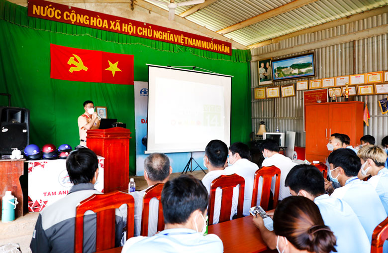 Đảm bảo ATGT, ngoài đúng luật còn phải có văn hoá giao thông