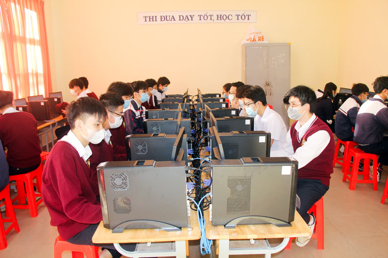 Quản lý việc cấp, mua sắm, sử dụng trang thiết bị dạy học tại các trường học