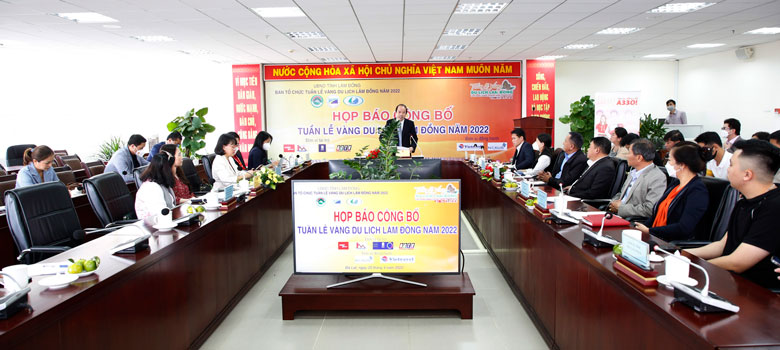Toàn cảnh buổi họp báo