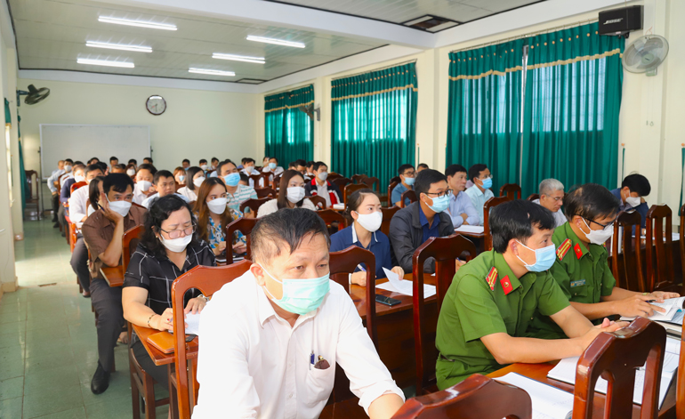 Bảo Lộc: Tăng cường kiến thức pháp luật về lĩnh vực đất đai, xây dựng cho cán bộ, công chức