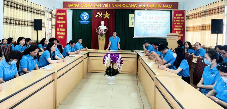 Ra quân tuyên truyền, vận động 715 người tham gia BHXH tự nguyện và 1.560 người tham gia BHYT hộ gia đình
