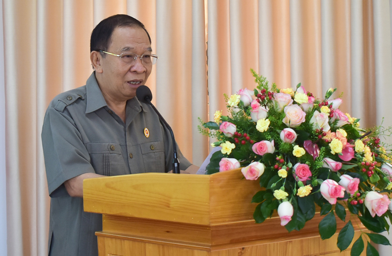 Đồng chí Vũ Công Tiến - Chủ tịch Hội CCB tỉnh ôn lại ý nghĩa lịch sử của Đại thắng mùa xuân năm 1975 và thông tin nhanh kết quả hoạt động của Hội CCB tỉnh trong thời gian qua