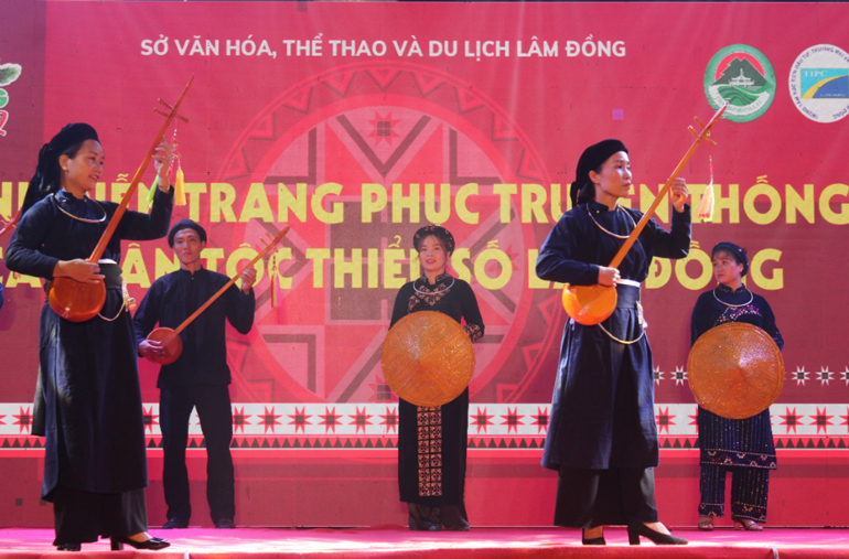 Trang phục truyền thống của người Tày - Bảo Lâm