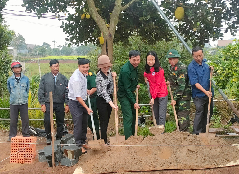 Đức Trọng: Khởi công xây dựng nhà tình nghĩa quân - dân
