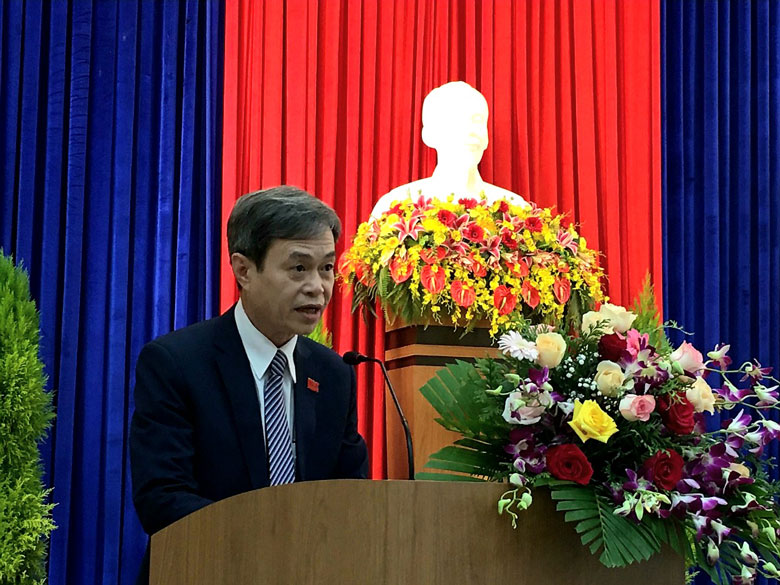Đồng chí Trần Duy Hùng - Ủy viên Ban Thường vụ Tỉnh ủy, Bí thư Thành ủy, Chủ tịch HĐND thành phố phát biểu bế mạc ghi nhận đánh giá cao kết quả kỳ họp 