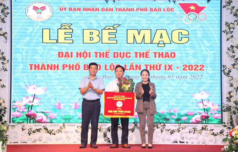 Trao giải nhì toàn đoàn cho đơn vị Phường 1
