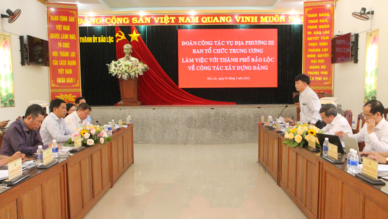 Đoàn công tác Vụ Địa phương III, Ban Tổ chức Trung ương làm việc với Thành ủy Bảo Lộc